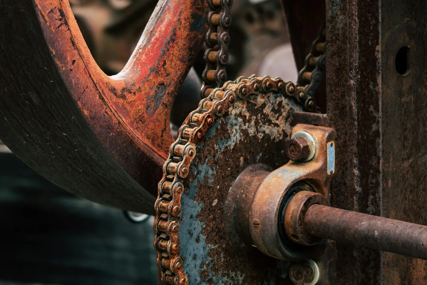 A sprocket and chain running on a shaft